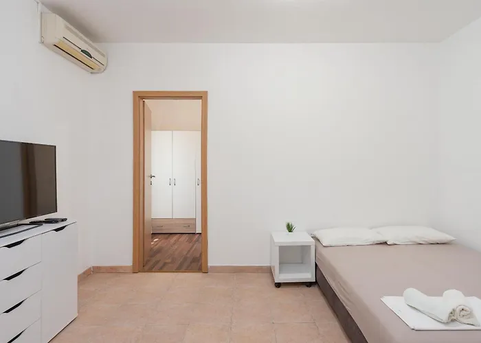Apartment Snjeza *