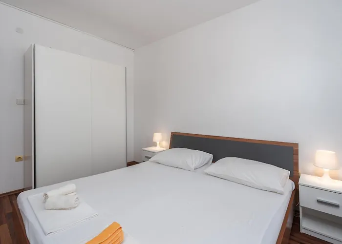 Snjeza Apartament Vir