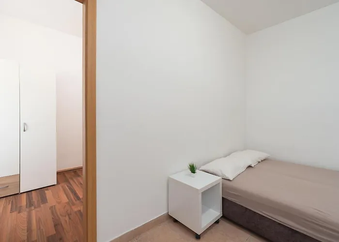 Snjeza Apartament Vir