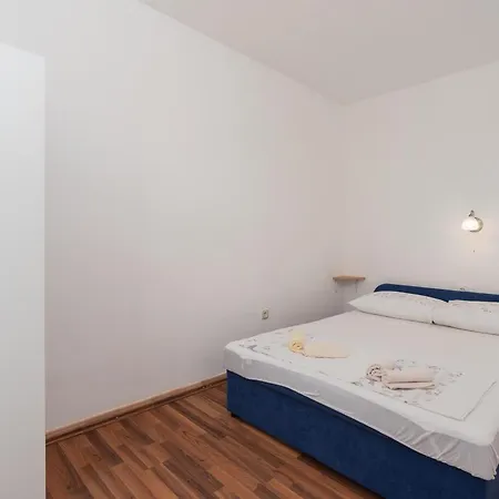 Snjeza Apartment Vir